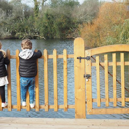 Cabanes Flottantes Et Gites Au Fil De L'Eau Colleville Exterior foto