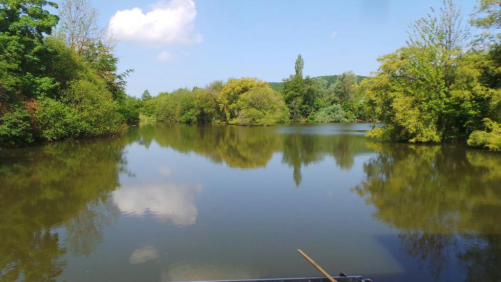 Cabanes Flottantes Et Gites Au Fil De L'Eau Colleville Exterior foto